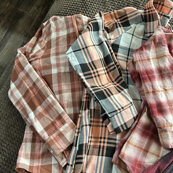 Plaid lovers lot! - Picture 2 of 3